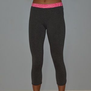 Dark grey cropped leggings
